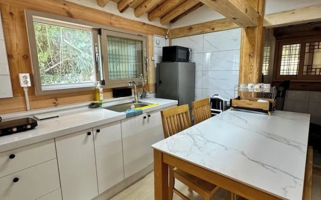 Jukrokjungsa hanokstay