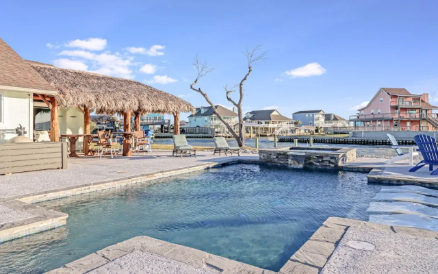 Baydream 4 Bedroom Home by RedAwning