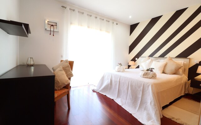 3-bed Townhouse With Pool in Albufeira Balaia