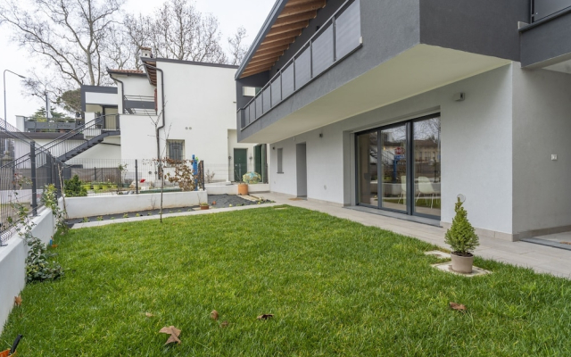 Modern House with Private Garden in Udine