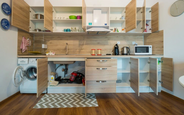 FM Luxury 1-BDR Apartment - Art and Brights