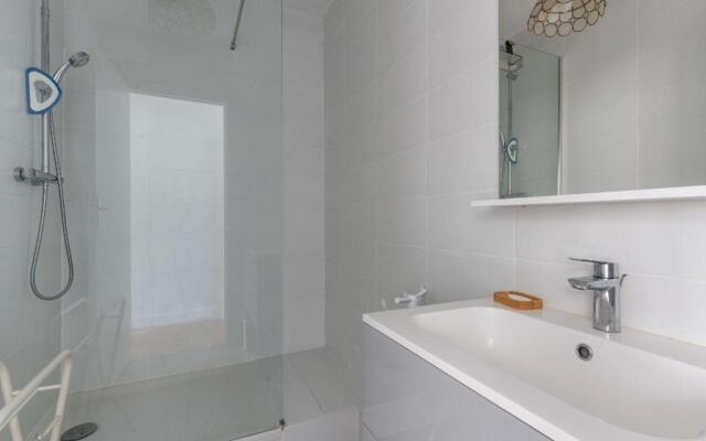 Bright 70m Cosy Near the Beach