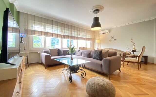 Missafir Gorgeous Flat in the Heart of Beyoglu