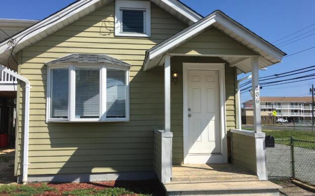 Newly Renovated 2 Bedroom House