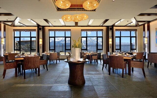 High Mountain Resort Deqin