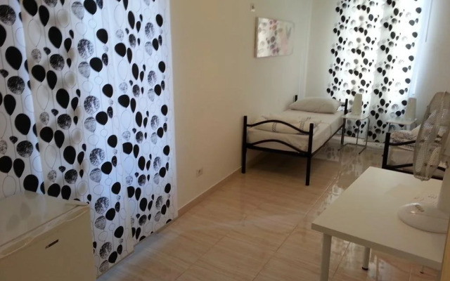 Mia Lodge B&B Hostel