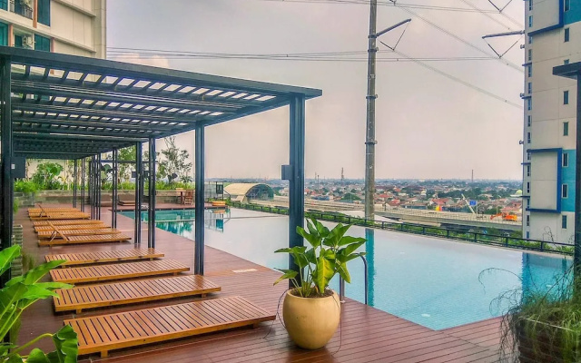 Simple White Designed Studio At Lrt City Bekasi Apartment