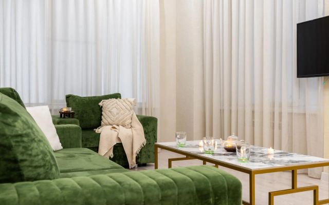 Bon voyage на улице Даниялова