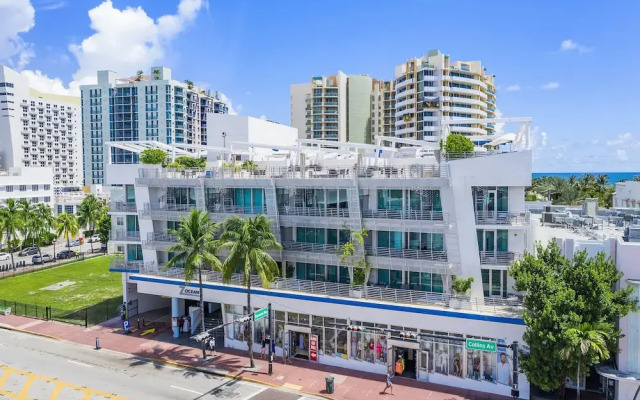 Penthouse De Soleil South Beach - On Ocean Drive Miami Beach Studio Bedroom Condo by RedAwning