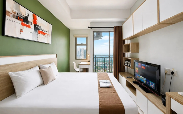 Bright Studio Apartment at Springwood Residence – Guest Rooms – Tangerang