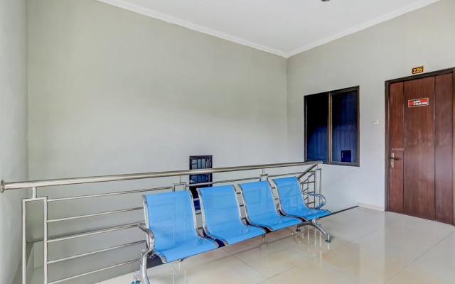 OYO 90927 Homestay Tentrem 2