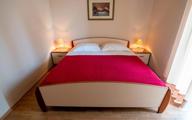 Keko - 100 m From the Beach - A2