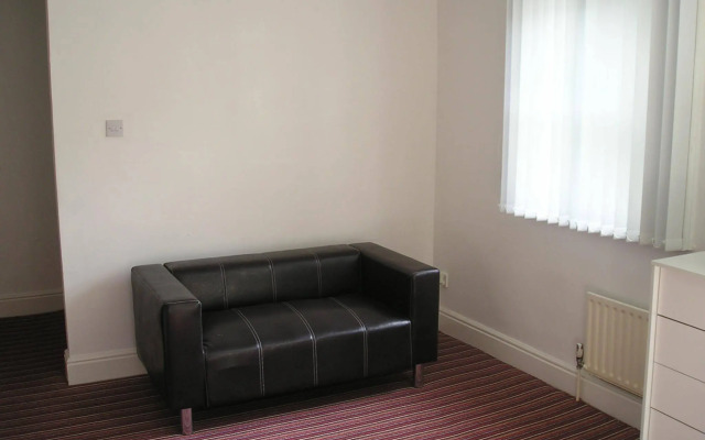 The Huddersfield Hotel