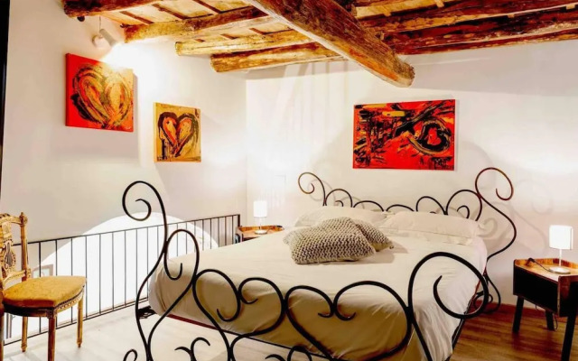 Citycenter Unique Apartment-sleeps 2- Pet Friendly