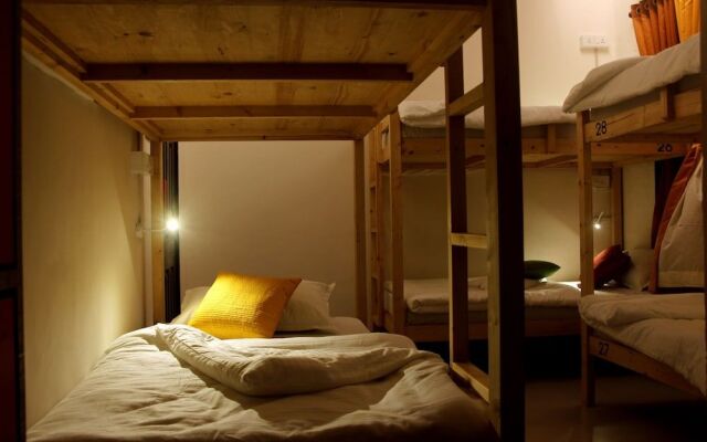 Cohostel