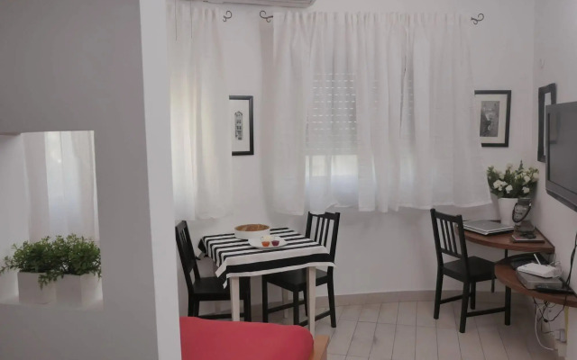 Allenby 2 Bed and Breakfast