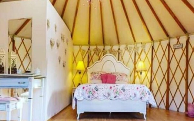 Yol Glamping Hotel Retreat Center