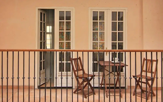 1 Bed Flat - Sleeps 4 - Balcony - Wifi