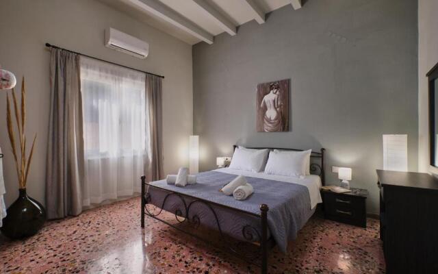Chara Villas with 20m2 swimming pool-BBQ!