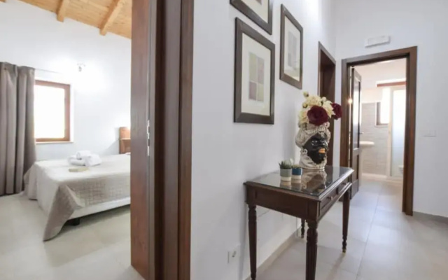 Elegant Villa With Swimming Pool Near Etna