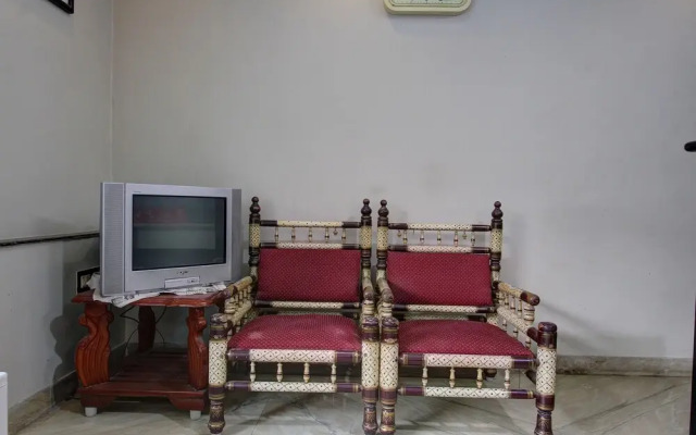 OYO 35504 Royal Park Hotal