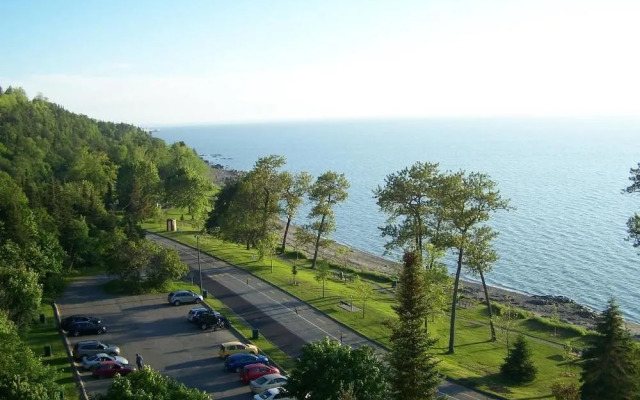 Auberge De La Pointe