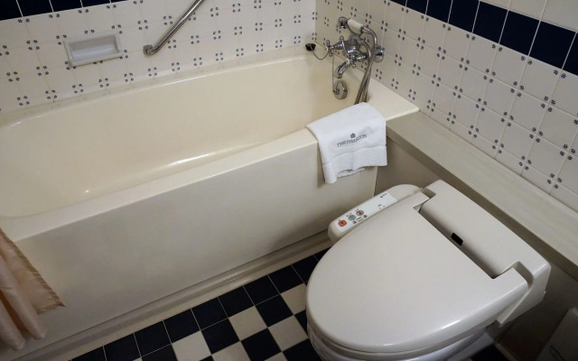 The Hamilton Ureshino