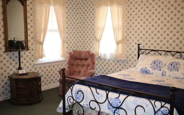 The Pines Inn Lake Placid