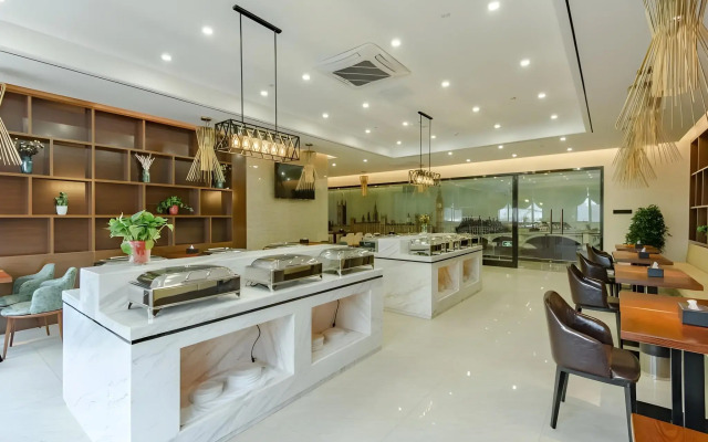 GME Hefei Qianshan North Road Phoenix City Hotel