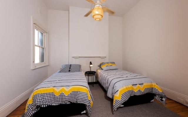 Private Unit in Heritage Building in Fitzroy North – Guest Rooms – Melbourne