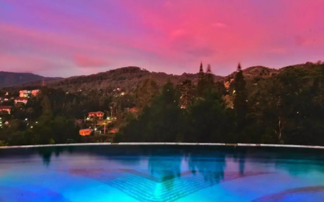 The Grand Hill Bistro Cafe & Resort Hotel