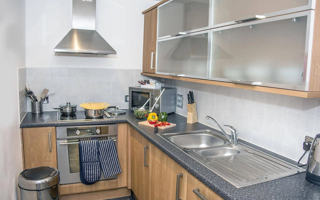 Base Serviced Apartments - Cumberland Street