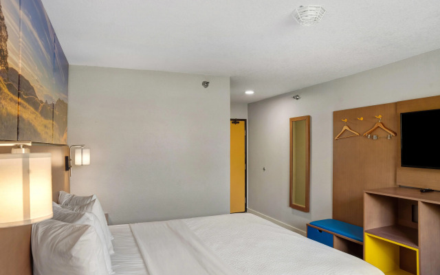 Days Inn by Wyndham Omaha/West Dodge