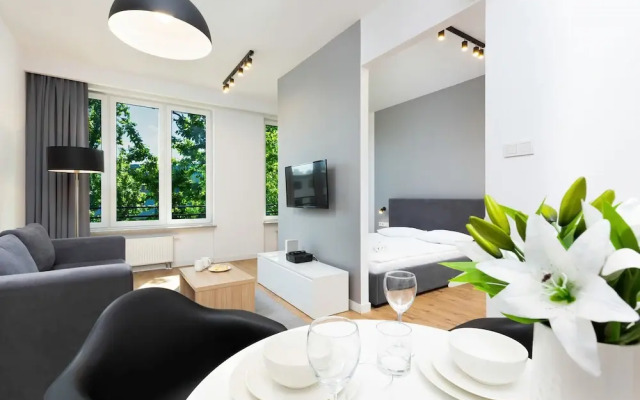 Apartment Warsaw Sławinska by Renters