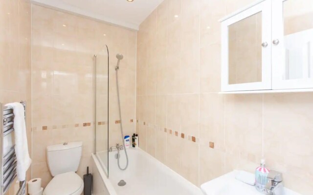 Stylish 3 Bedroom Home With Garden Near Kings Cross