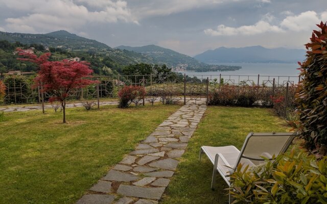 Lake Maggiore View Apartment