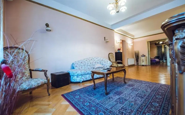 Redlotus Accommodation-Old City Inter