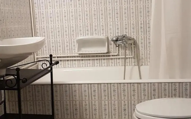 Menta errathens Apartment - Athens Center, 5 BD, 2 BATH