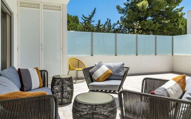 Tara Wright in Albufeira