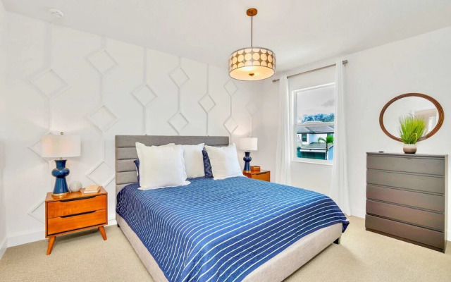 Upstay - Movie Mansion w Cinema-pool Hot Tub-games