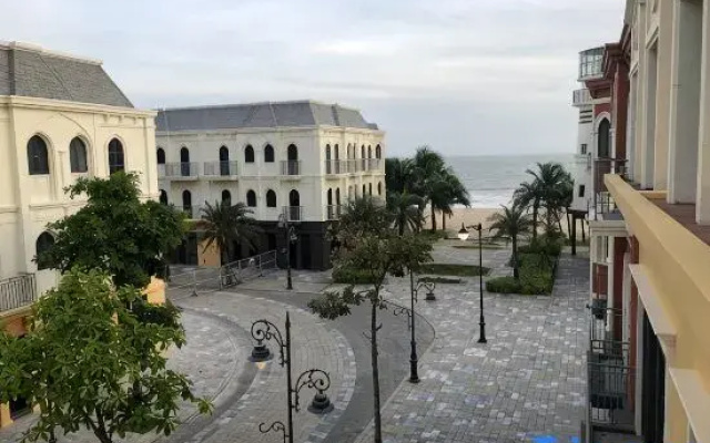 Longs Beach House Hồ Tràm - Beachfront Sea View Villa