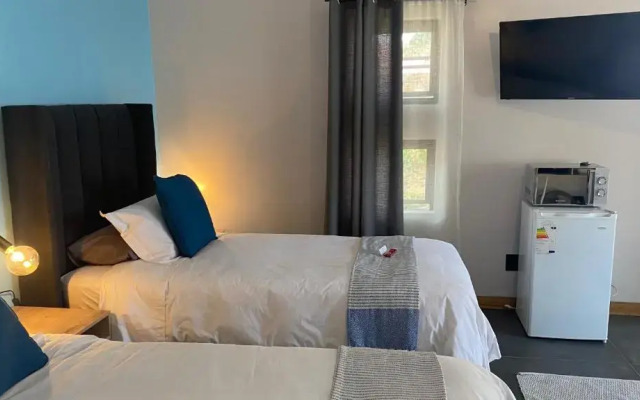 The Chameleon Stay @107