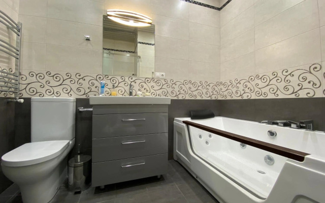 Kajaznuni Street, 3 bedrooms Luxury & Unique apartment QA444