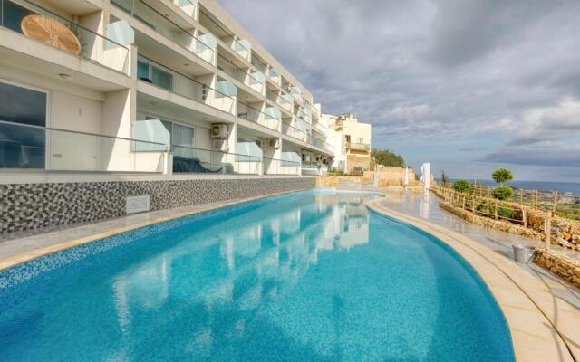 Stunning Apartment with pool-Hosted by Sweetstay