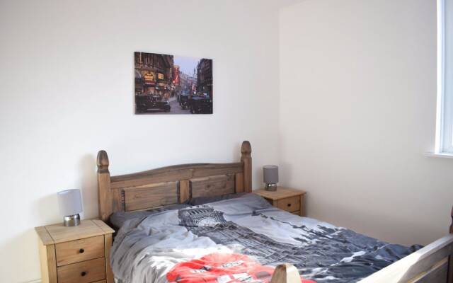 1 Bedroom Apartment Opposite Shoreditch Park