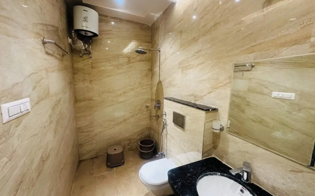 Hotel Deep Palace