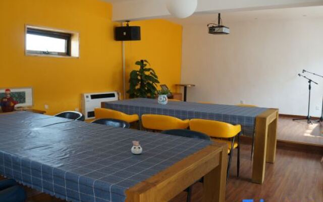 Tingqian Yuanhou Hostel