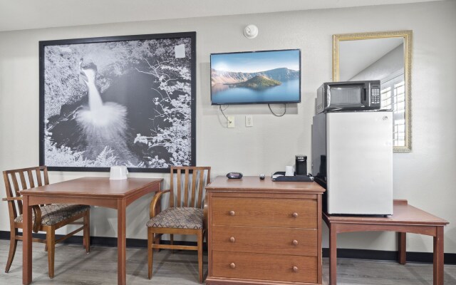 Travelers Inn Medford