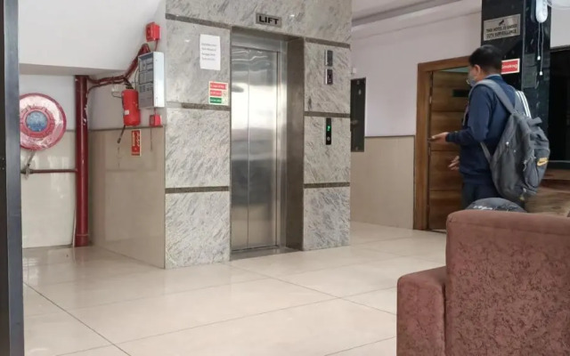 OYO 87910 Hotel SUN PLAZA