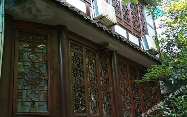 Pingle Ancient Town Lijiang Hostel